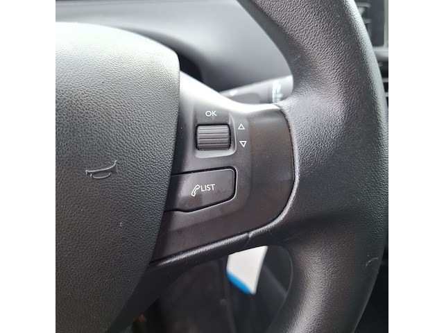 Personenauto peugeot, 208 , zwart, bouwjaar 2014 - afbeelding 19 van  47