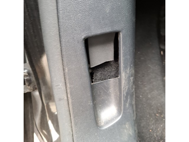 Personenauto peugeot, 208 , zwart, bouwjaar 2014 - afbeelding 20 van  47