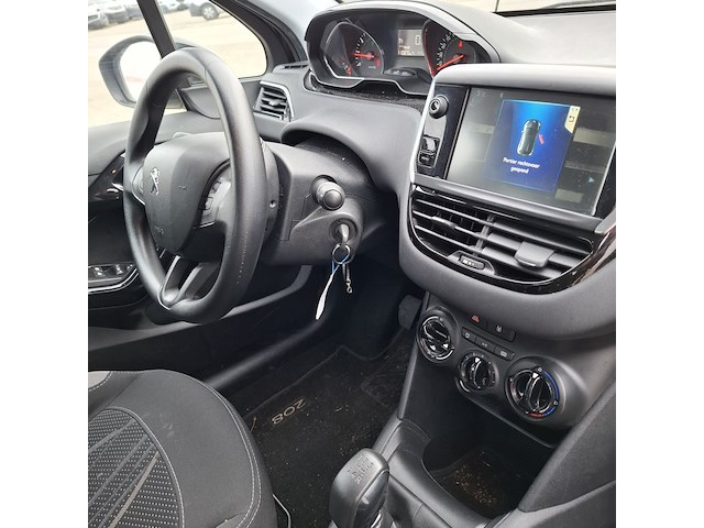 Personenauto peugeot, 208 , zwart, bouwjaar 2014 - afbeelding 29 van  47