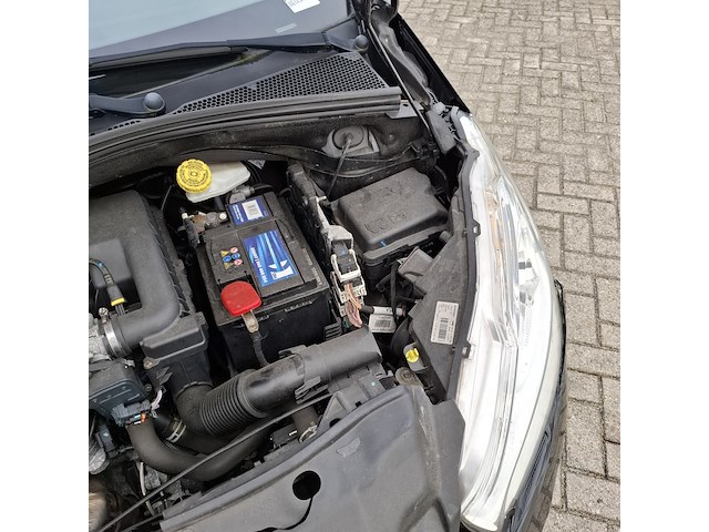 Personenauto peugeot, 208 , zwart, bouwjaar 2014 - afbeelding 33 van  47