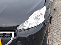 Personenauto peugeot, 208 , zwart, bouwjaar 2014 - afbeelding 36 van  47
