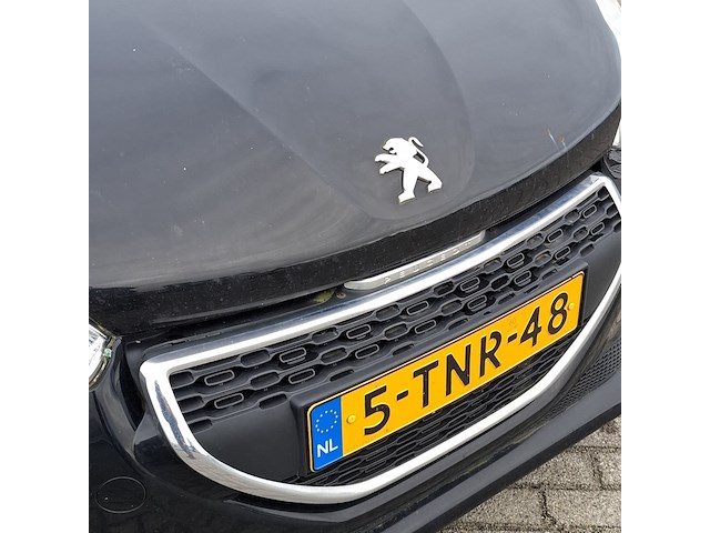 Personenauto peugeot, 208 , zwart, bouwjaar 2014 - afbeelding 37 van  47