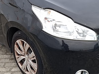 Personenauto peugeot, 208 , zwart, bouwjaar 2014 - afbeelding 38 van  47