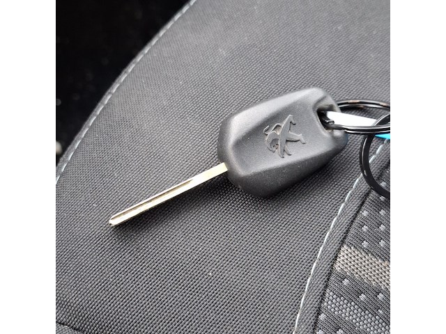 Personenauto peugeot, 208 , zwart, bouwjaar 2014 - afbeelding 42 van  47