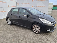 Personenauto peugeot, 208 , zwart, bouwjaar 2014 - afbeelding 34 van  47