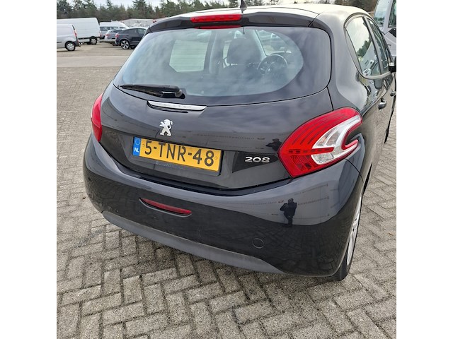 Personenauto peugeot, 208 , zwart, bouwjaar 2014 - afbeelding 44 van  47