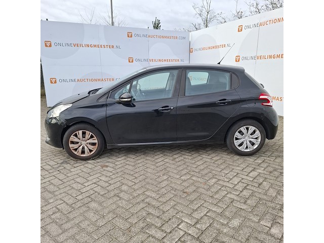 Personenauto peugeot, 208 , zwart, bouwjaar 2014 - afbeelding 46 van  47
