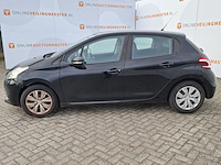 Personenauto peugeot, 208 , zwart, bouwjaar 2014 - afbeelding 46 van  47