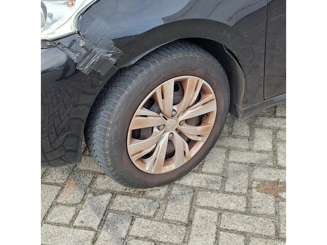 Personenauto peugeot, 208 , zwart, bouwjaar 2014 - afbeelding 47 van  47