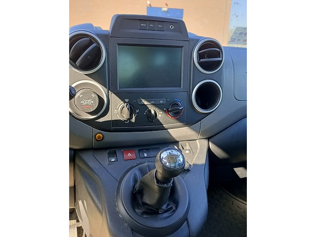 Personenauto, peugeot, 4x4 dangel, 1.6 bluehdi active, 2018 - afbeelding 8 van  27