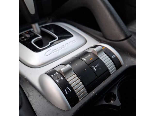 Personenauto, porsche, cayenne, 4.5 turbo, grijs, 2003 - afbeelding 40 van  57