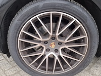 Personenauto, porsche, cayenne coupe 3.0 e-hybrid, 2023 - afbeelding 30 van  52