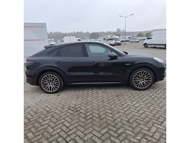 Personenauto, porsche, cayenne coupe 3.0 e-hybrid, 2023 - afbeelding 34 van  52