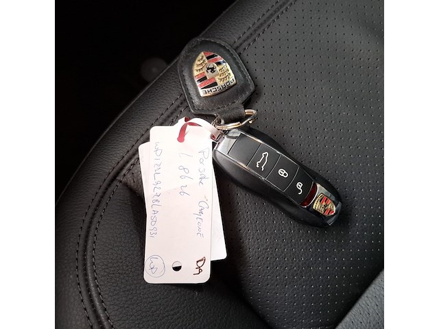 Personenauto, porsche, cayenne - afbeelding 21 van  61