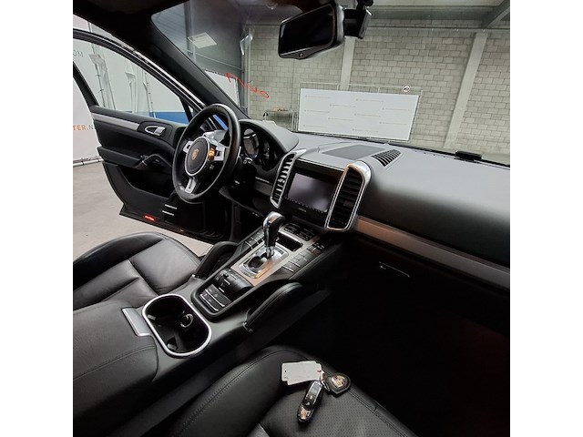 Personenauto, porsche, cayenne - afbeelding 33 van  61
