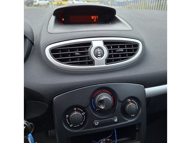 Personenauto renault, clio 1.4, bouwjaar 2007 - afbeelding 25 van  54