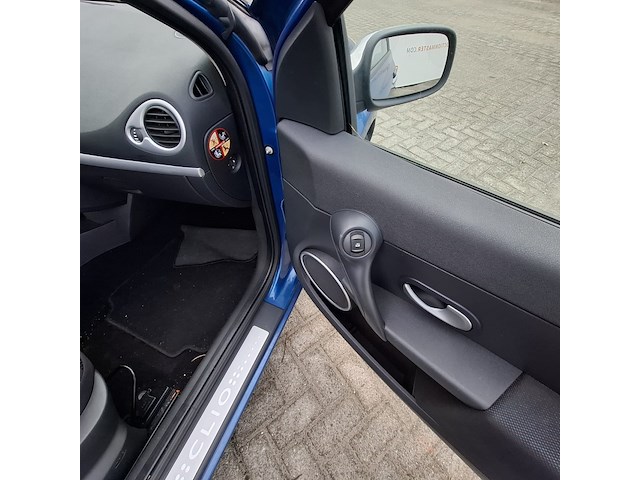 Personenauto renault, clio 1.4, bouwjaar 2007 - afbeelding 32 van  54