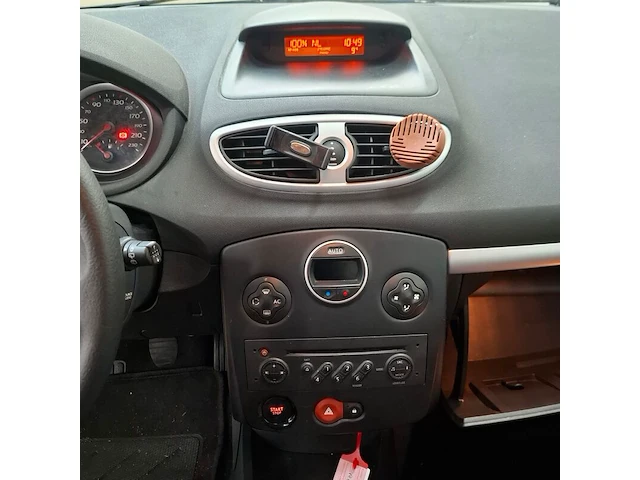 Personenauto, renault, clio, 1.6-16v dynamique luxe, 2006 - afbeelding 8 van  22