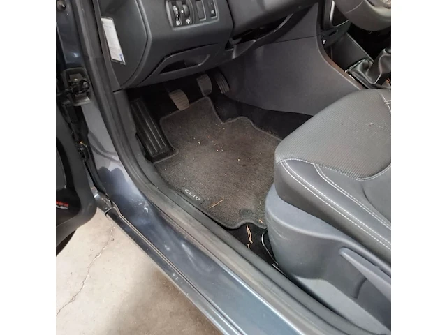 Personenauto, renault, clio - afbeelding 64 van  76