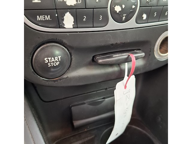 Personenauto renault, megane 1.4 tce, grijs, bouwjaar 2009 - afbeelding 38 van  57