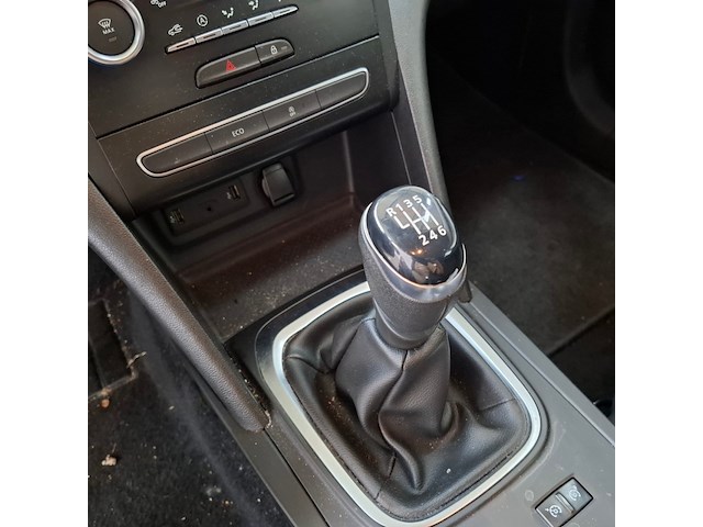 Personenauto, renault, megane, 2018 - afbeelding 38 van  70