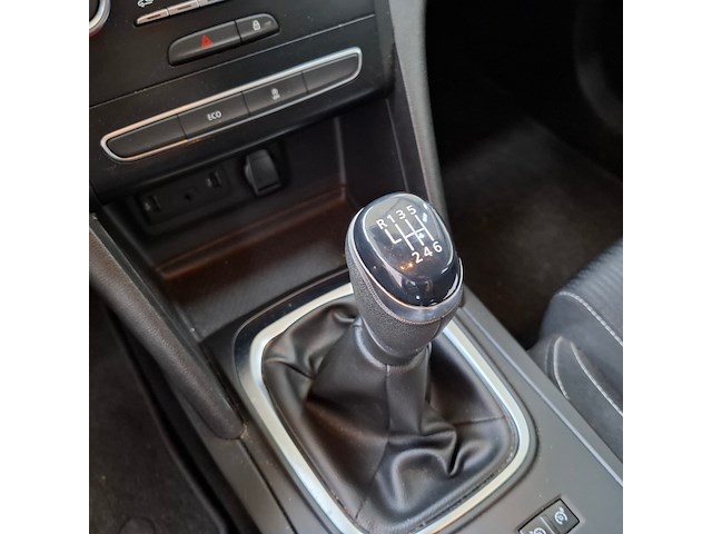 Personenauto, renault, megane, 2019 - afbeelding 35 van  71