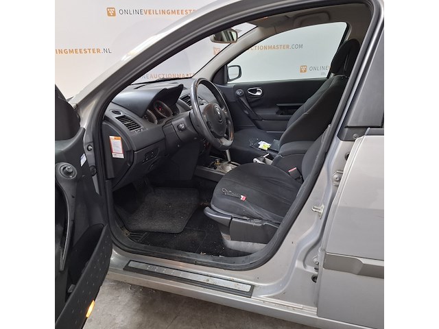 Personenauto, renault, mégane grand tour, 2.0-16v expression luxe, 2004 - afbeelding 13 van  54