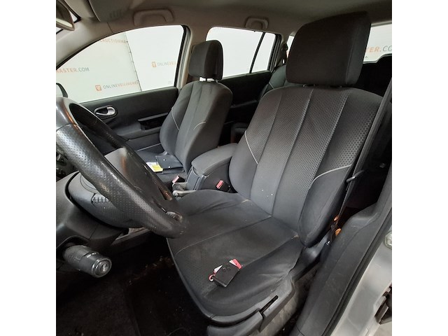 Personenauto, renault, mégane grand tour, 2.0-16v expression luxe, 2004 - afbeelding 16 van  54