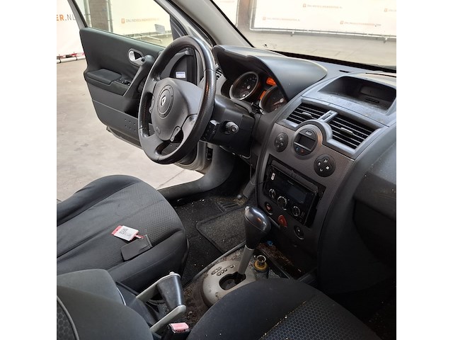 Personenauto, renault, mégane grand tour, 2.0-16v expression luxe, 2004 - afbeelding 31 van  54