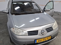 Personenauto, renault, mégane grand tour, 2.0-16v expression luxe, 2004 - afbeelding 48 van  54