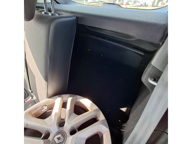 Personenauto, renault, megane, schade-auto - afbeelding 2 van  54