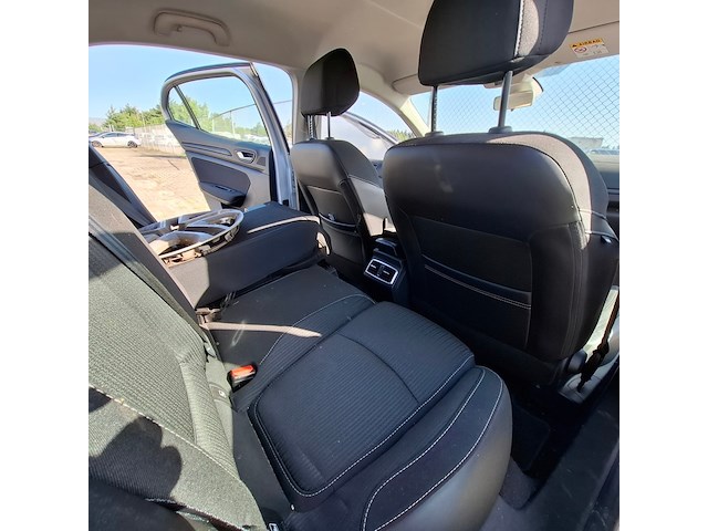 Personenauto, renault, megane, schade-auto - afbeelding 4 van  54