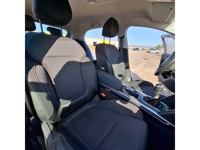 Personenauto, renault, megane, schade-auto - afbeelding 7 van  54