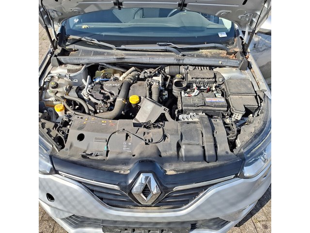 Personenauto, renault, megane, schade-auto - afbeelding 14 van  54