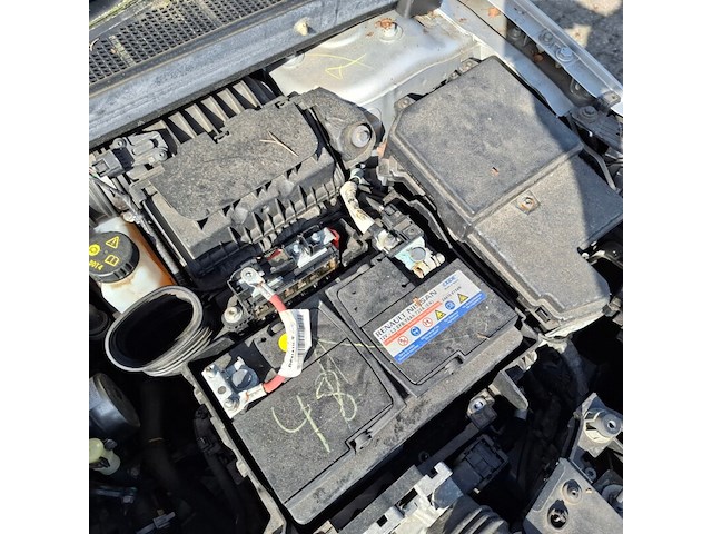 Personenauto, renault, megane, schade-auto - afbeelding 16 van  54