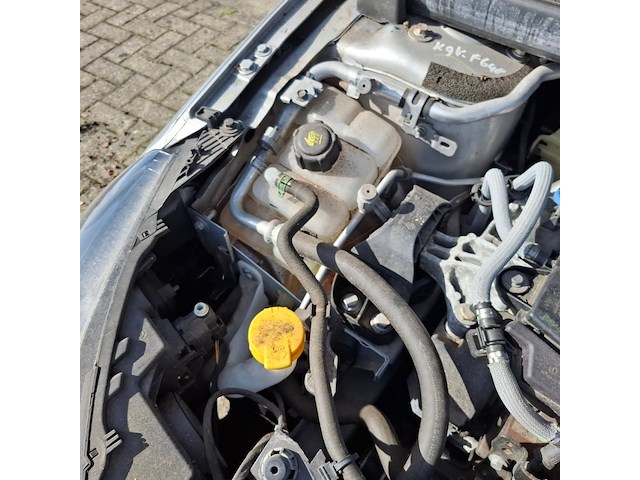 Personenauto, renault, megane, schade-auto - afbeelding 18 van  54