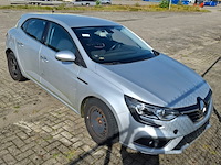 Personenauto, renault, megane, schade-auto - afbeelding 24 van  54