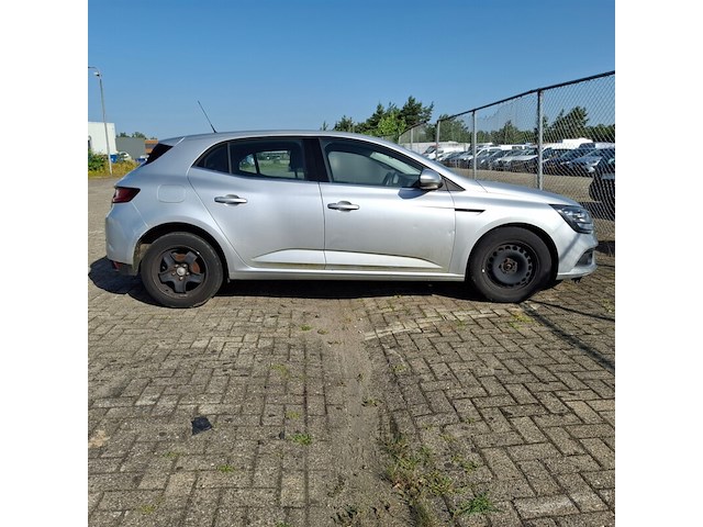 Personenauto, renault, megane, schade-auto - afbeelding 25 van  54