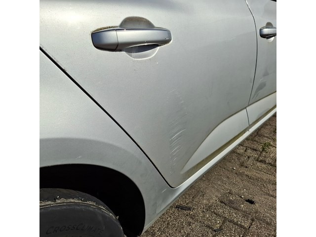 Personenauto, renault, megane, schade-auto - afbeelding 27 van  54
