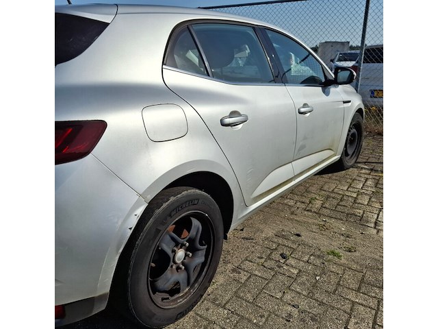 Personenauto, renault, megane, schade-auto - afbeelding 28 van  54