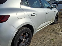 Personenauto, renault, megane, schade-auto - afbeelding 28 van  54