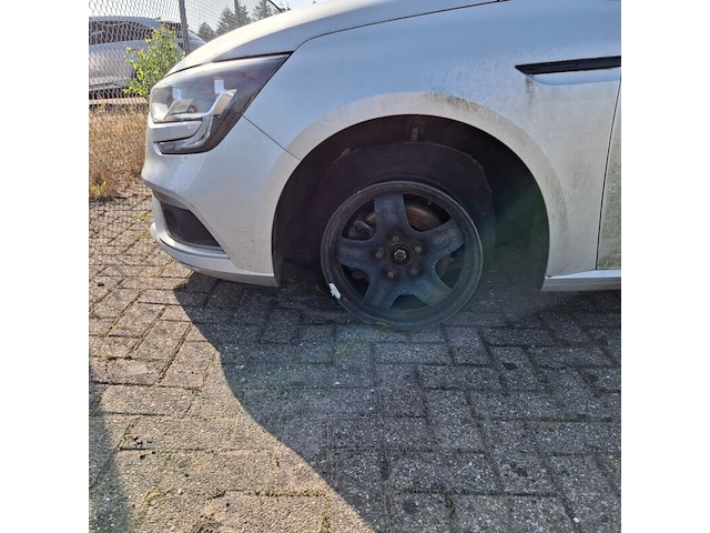 Personenauto, renault, megane, schade-auto - afbeelding 35 van  54