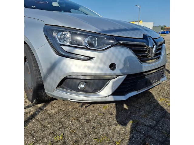Personenauto, renault, megane, schade-auto - afbeelding 38 van  54