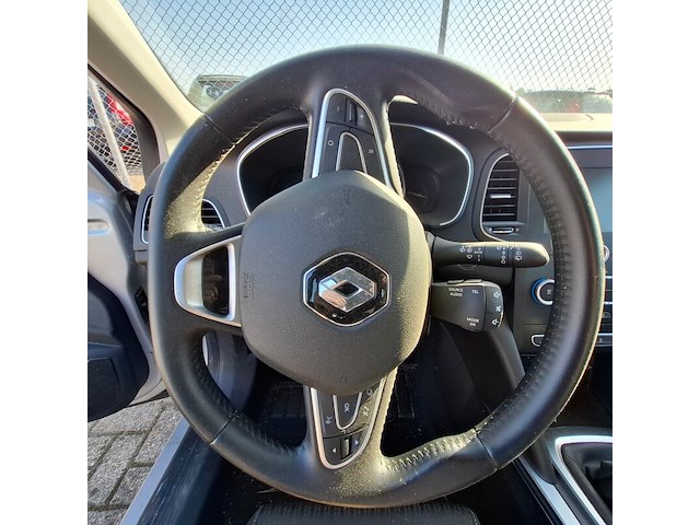 Personenauto, renault, megane, schade-auto - afbeelding 34 van  54