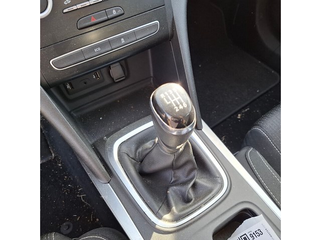 Personenauto, renault, megane, schade-auto - afbeelding 51 van  54
