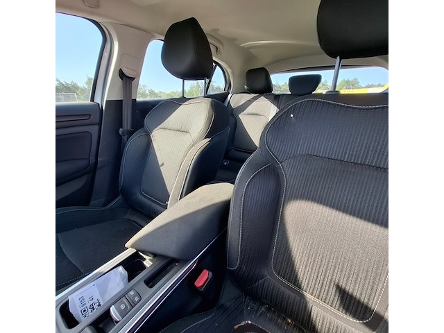 Personenauto, renault, megane, schade-auto - afbeelding 53 van  54