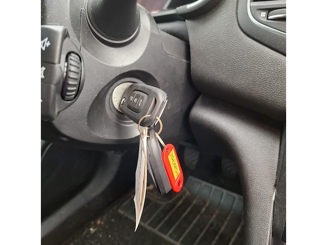 Personenauto, renault, megane - afbeelding 19 van  36