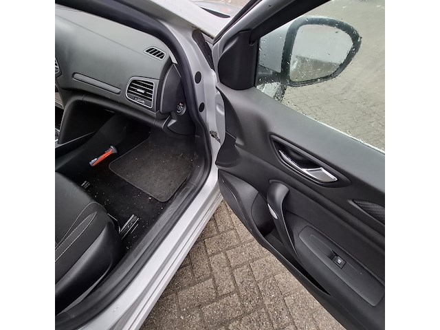 Personenauto, renault, megane - afbeelding 24 van  45