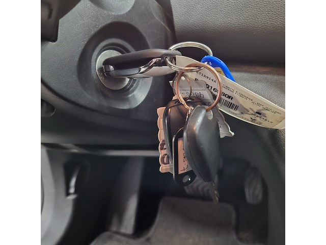 Personenauto, renault, megane - afbeelding 22 van  47