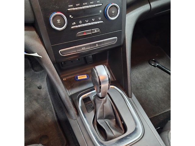 Personenauto, renault, megane - afbeelding 25 van  47